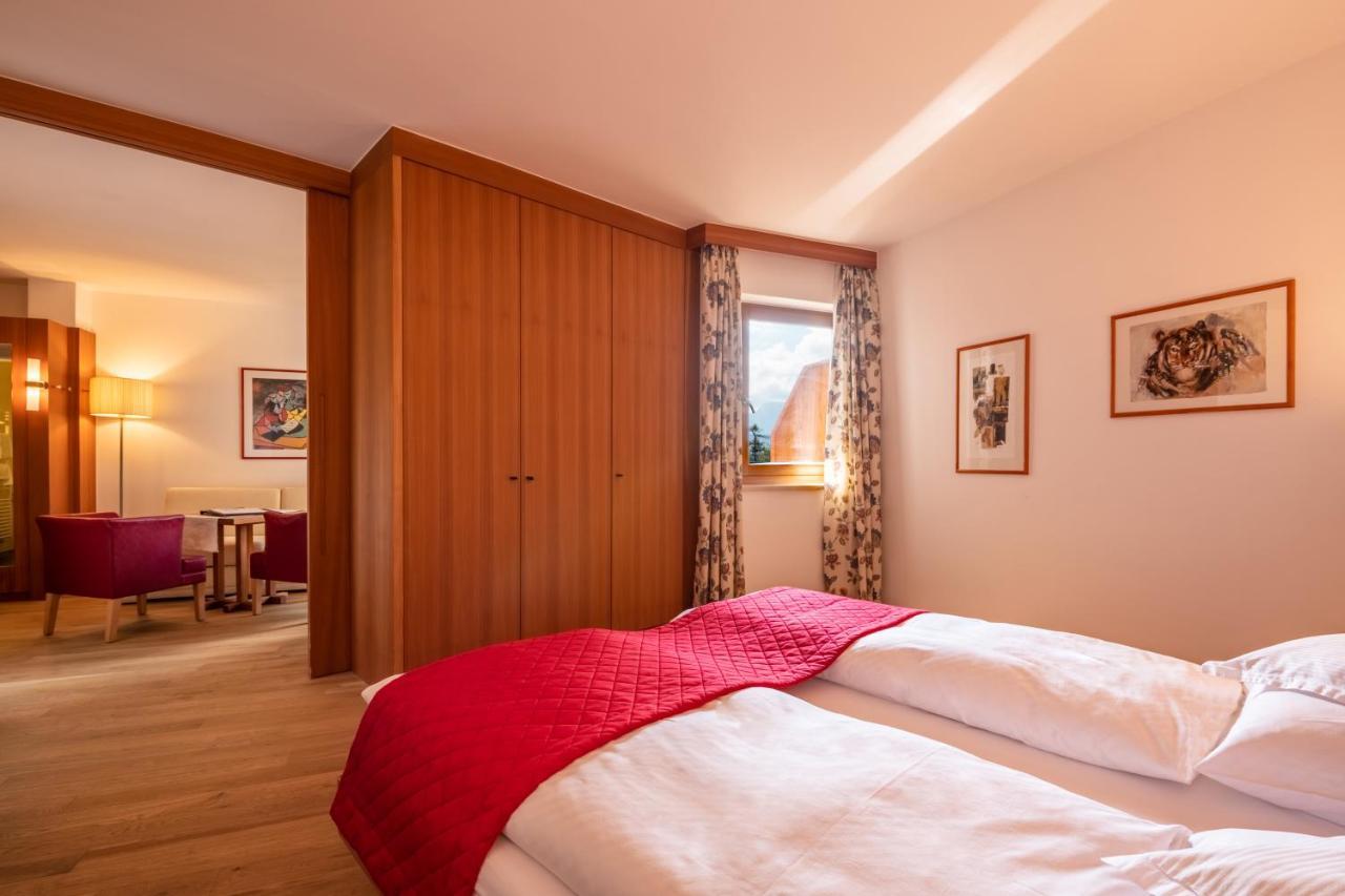 Hotel Cristal Обереген Екстериор снимка