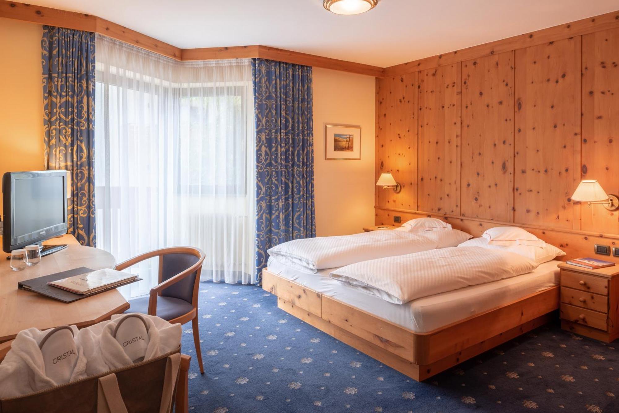 Hotel Cristal Обереген Екстериор снимка
