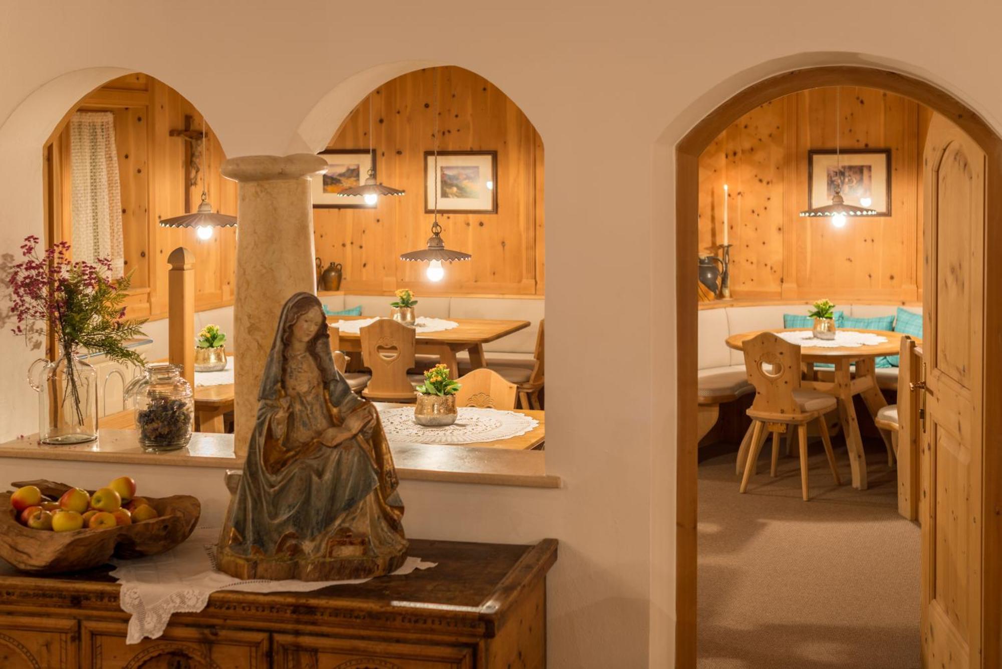 Hotel Cristal Обереген Екстериор снимка
