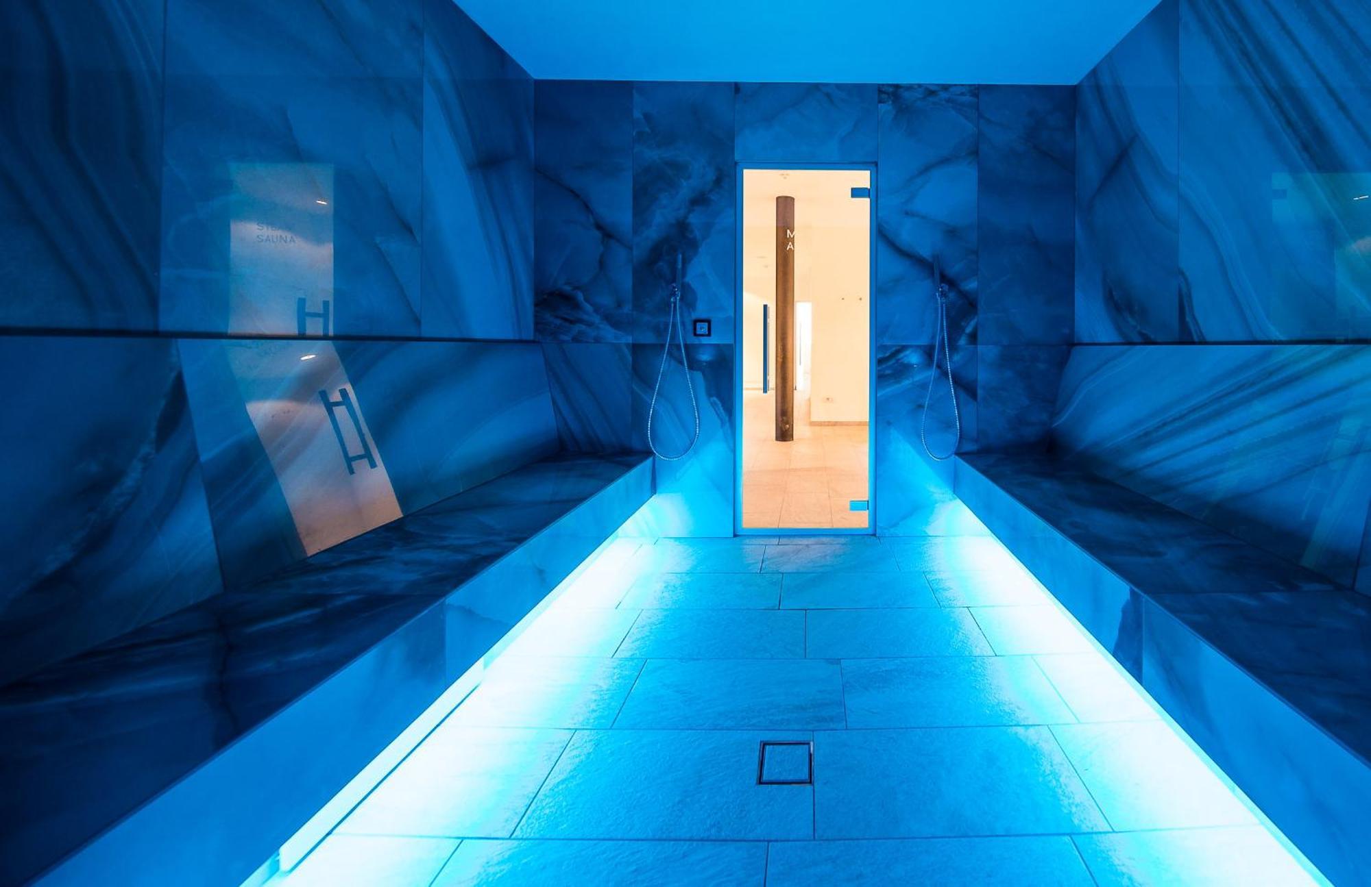 Hotel Cristal Обереген Екстериор снимка