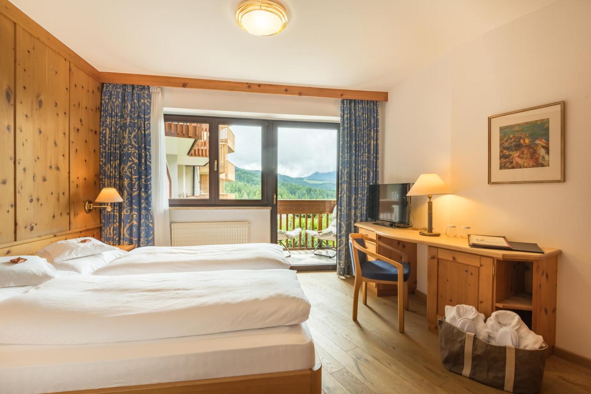 Hotel Cristal Обереген Екстериор снимка
