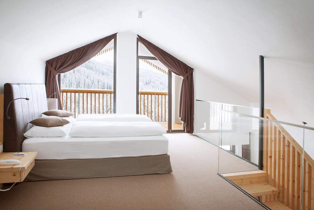 Hotel Cristal Обереген Екстериор снимка