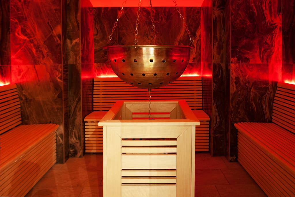 Hotel Cristal Обереген Екстериор снимка
