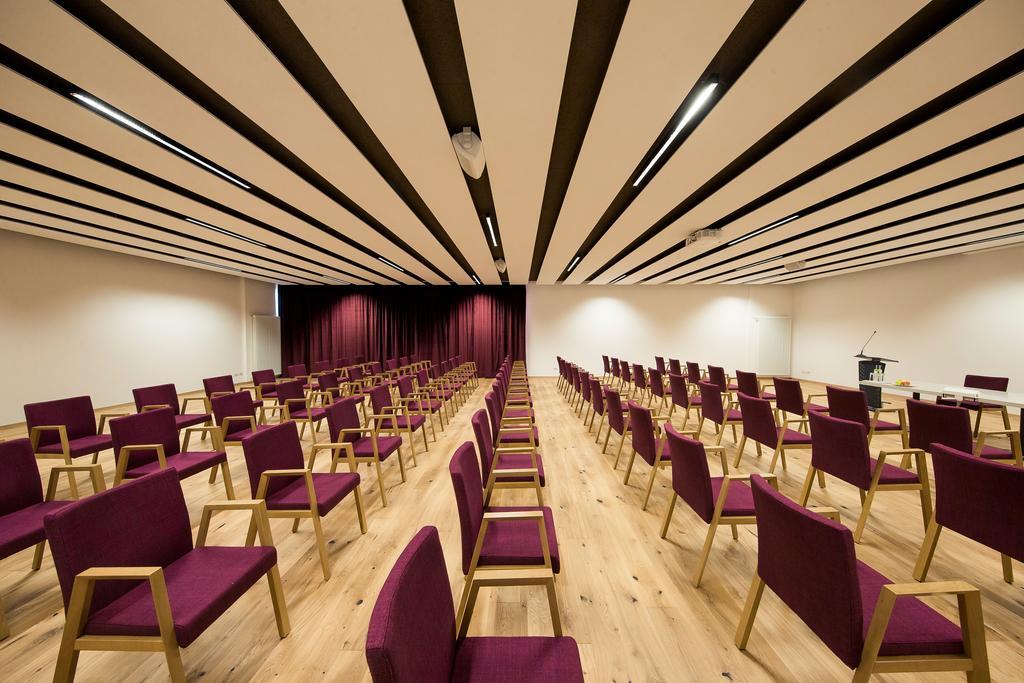 Hotel Cristal Обереген Екстериор снимка